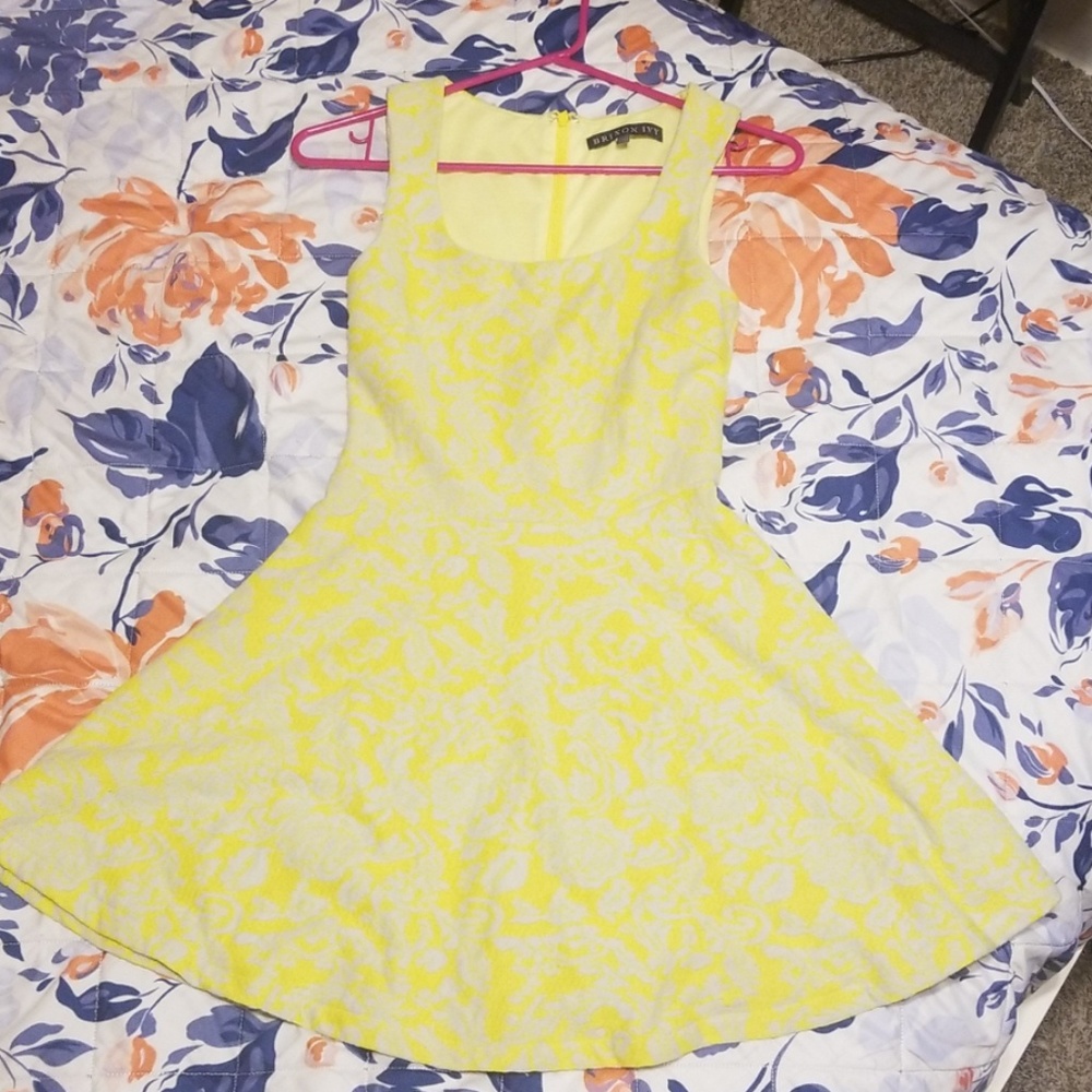 Yellow and cream sleeveless dress